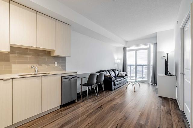 1710 - 50 Ann O'reilly Rd, Condo with 1 bedrooms, 2 bathrooms and 1 parking in Toronto ON | Image 3