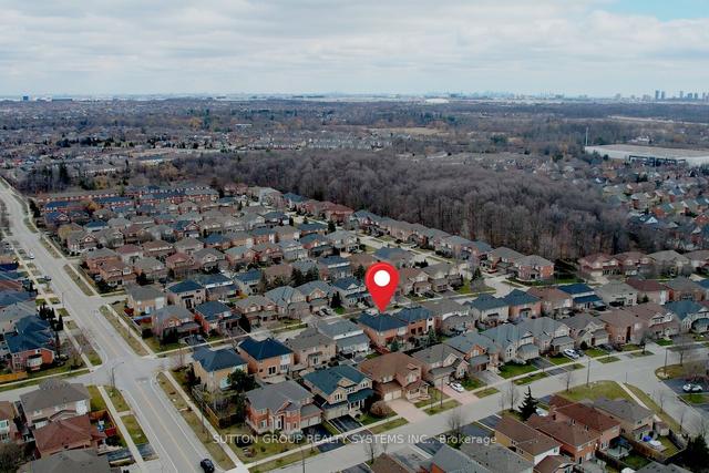 7154 Hallsands Dr W, House detached with 4 bedrooms, 3 bathrooms and 6 parking in Mississauga ON | Image 35