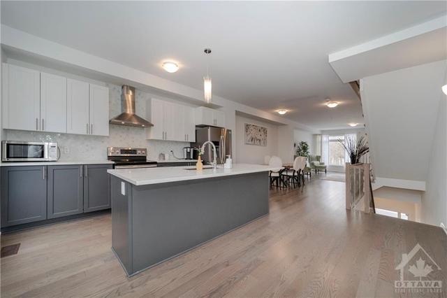 552 Halo Private, Townhouse with 3 bedrooms, 3 bathrooms and 2 parking in Ottawa ON | Image 10