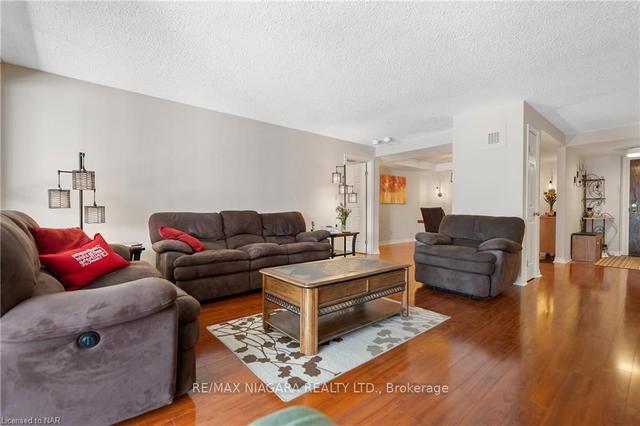 2305 - 701 Geneva St, Condo with 2 bedrooms, 2 bathrooms and 2 parking in St. Catharines ON | Image 6
