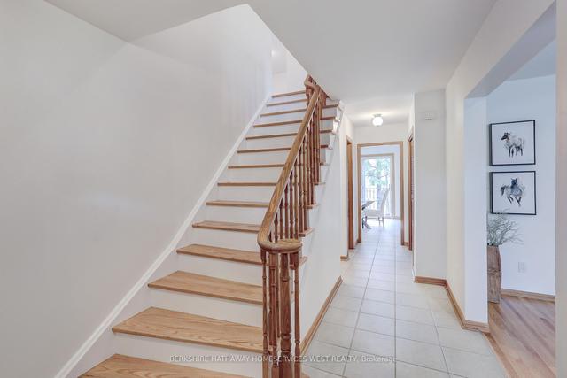 39 Francine Dr, House detached with 5 bedrooms, 4 bathrooms and 4 parking in Toronto ON | Image 23