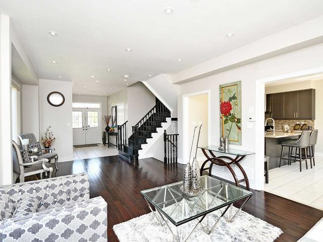 1 Pathmaster Rd, House detached with 3 bedrooms, 4 bathrooms and 5 parking in Brampton ON | Image 2