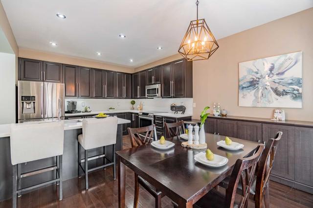 10 Muscat Cres, House detached with 4 bedrooms, 3 bathrooms and 6 parking in Ajax ON | Image 5