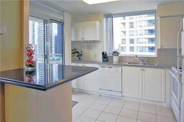 1002 - 18 Spring Garden Ave, Condo with 2 bedrooms, 2 bathrooms and 1 parking in Toronto ON | Image 4