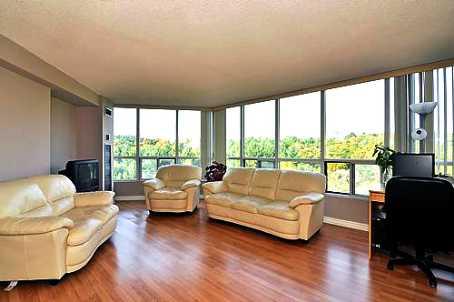 1012 - 3050 Ellesmere Rd, Condo with 2 bedrooms, 2 bathrooms and 1 parking in Toronto ON | Image 2