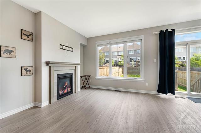 352 Mishawashkode Street, Townhouse with 3 bedrooms, 3 bathrooms and 3 parking in Ottawa ON | Image 16