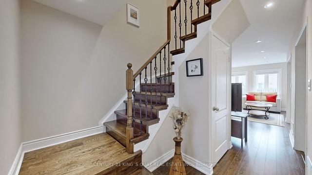 88 Giancola Cres, House attached with 3 bedrooms, 3 bathrooms and 4 parking in Vaughan ON | Image 8