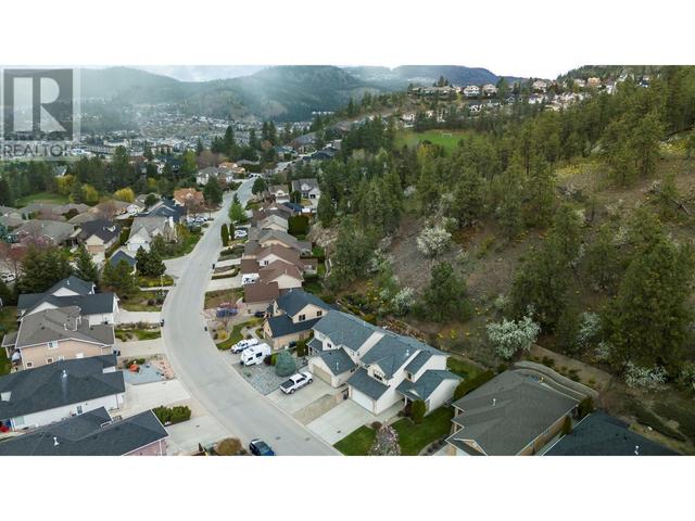 1071 Chilcotin Crescent, House detached with 5 bedrooms, 3 bathrooms and 2 parking in Kelowna BC | Image 39