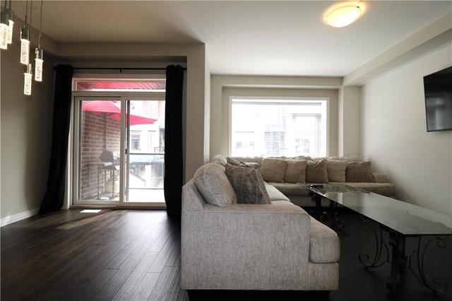 30 Times Square Boulevard, House attached with 2 bedrooms, 1 bathrooms and 1 parking in Hamilton ON | Image 10