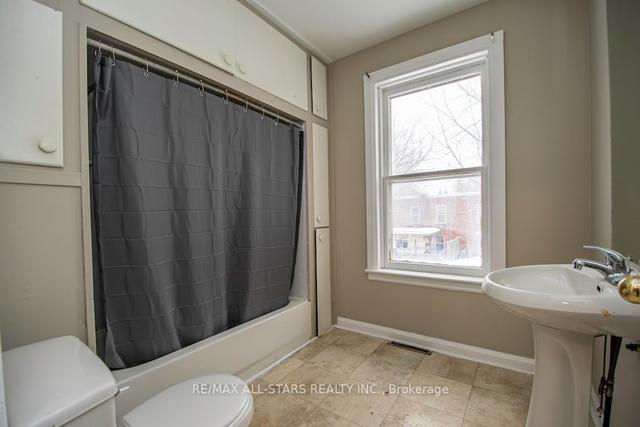 38 Lafayette Ave, House detached with 3 bedrooms, 2 bathrooms and 2 parking in Peterborough ON | Image 8