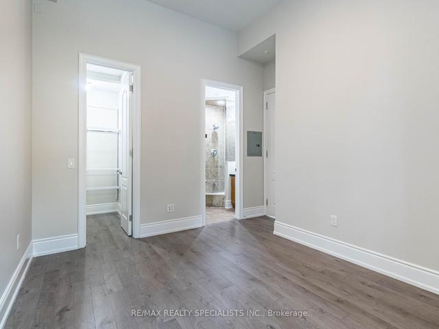 102 - 1111 Avenue Rd, Condo with 2 bedrooms, 2 bathrooms and 1 parking in Toronto ON | Image 17