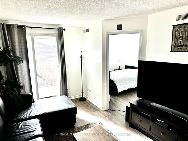97 - 55 Bristol Rd E, Townhouse with 2 bedrooms, 1 bathrooms and 1 parking in Mississauga ON | Image 2