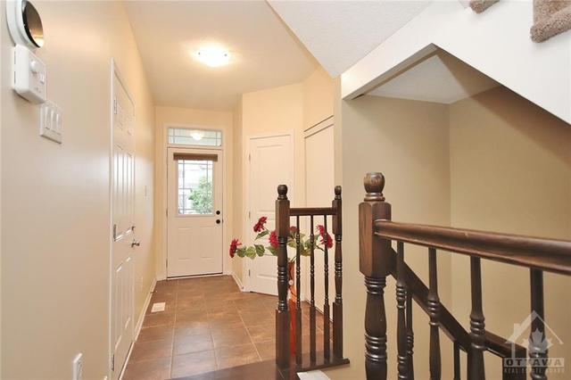 1456 Carronbridge Circle, Townhouse with 3 bedrooms, 3 bathrooms and 3 parking in Ottawa ON | Image 9
