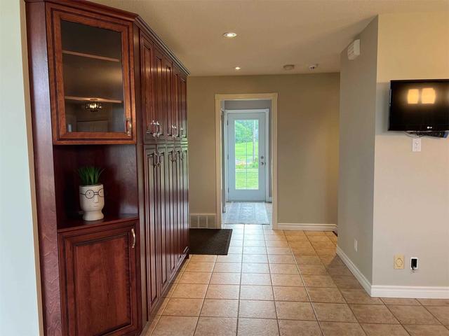 3607 Wilhaven Dr, House detached with 2 bedrooms, 2 bathrooms and 21 parking in Ottawa ON | Image 6