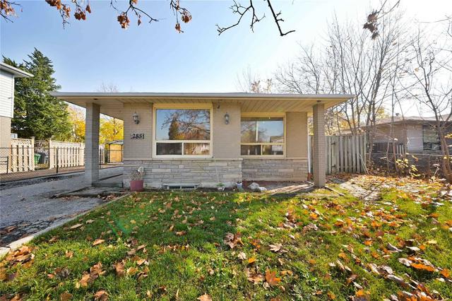 285 Vodden St E, House detached with 3 bedrooms, 2 bathrooms and 4 parking in Brampton ON | Card Image