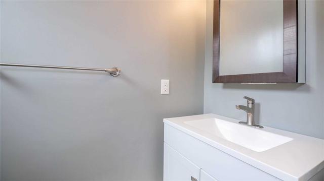 31 Jeffrey St, House detached with 3 bedrooms, 2 bathrooms and 3 parking in Barrie ON | Image 22