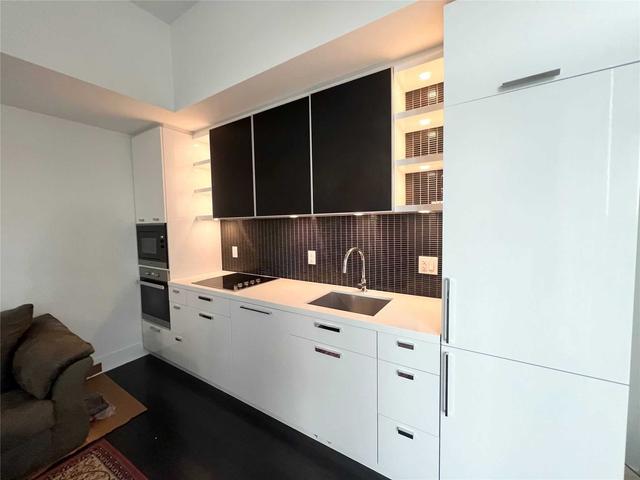2201 - 32 Davenport Rd, Condo with 0 bedrooms, 1 bathrooms and 0 parking in Toronto ON | Image 18