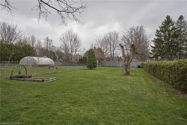 525 Emery Street E, House detached with 2 bedrooms, 2 bathrooms and 5 parking in London ON | Image 37