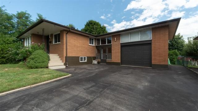 1407 Charles Drive, House detached with 5 bedrooms, 2 bathrooms and 6 parking in Burlington ON | Image 3