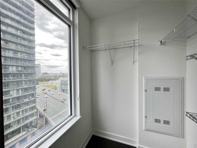 1703 - 19 Bathurst St, Condo with 1 bedrooms, 1 bathrooms and 0 parking in Toronto ON | Image 8