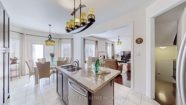 268 Carrier Cres, House detached with 4 bedrooms, 5 bathrooms and 4 parking in Vaughan ON | Image 2