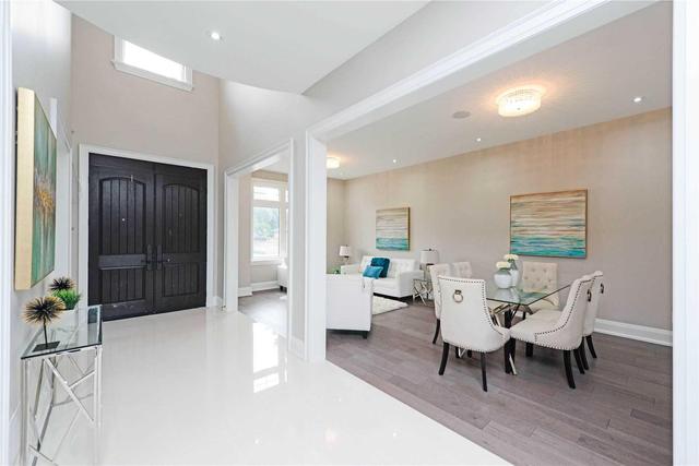 1231 Pinegrove Rd, House detached with 4 bedrooms, 5 bathrooms and 4 parking in Oakville ON | Image 2