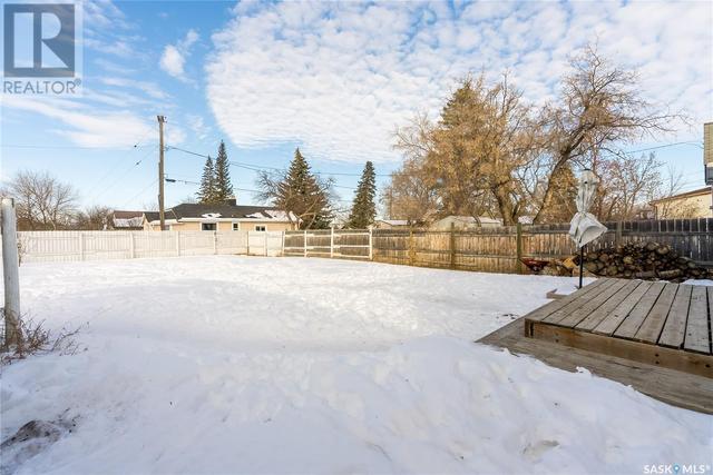 1124 9th Street, House detached with 3 bedrooms, 1 bathrooms and null parking in Perdue SK | Image 40