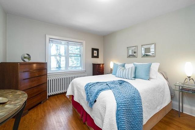 96 Brule Gdns, House detached with 3 bedrooms, 4 bathrooms and 6 parking in Toronto ON | Image 13