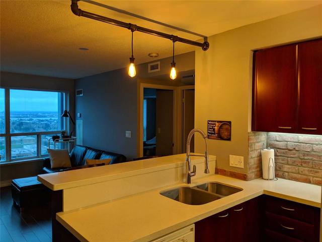 2515 - 38 Lee Centre Dr, Condo with 1 bedrooms, 1 bathrooms and 1 parking in Toronto ON | Image 1