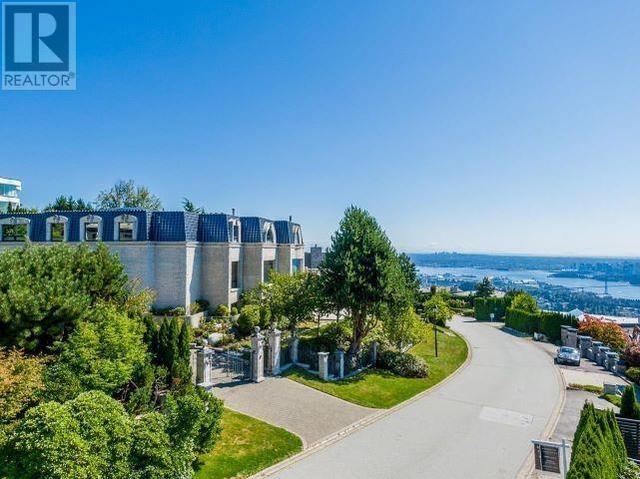 1471 Bramwell Road, House detached with 7 bedrooms, 10 bathrooms and 8 parking in West Vancouver BC | Image 1