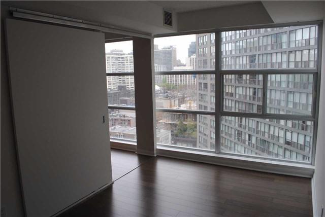 1003 - 11 St Joseph St, Condo with 1 bedrooms, 1 bathrooms and 1 parking in Toronto ON | Image 6