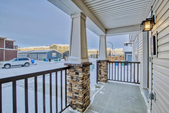 268 Carrington Way Nw, Home with 3 bedrooms, 2 bathrooms and 2 parking in Calgary AB | Image 12