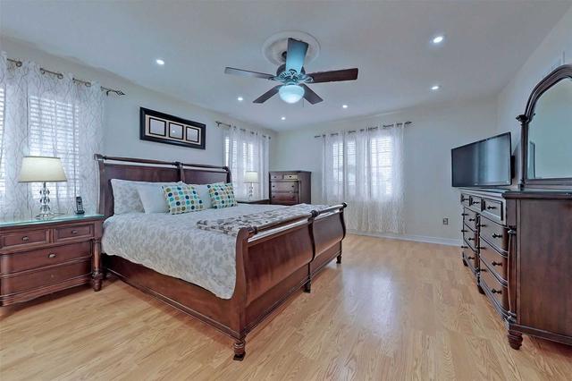 31 Estrella Cres, House detached with 4 bedrooms, 3 bathrooms and 5 parking in Richmond Hill ON | Image 6