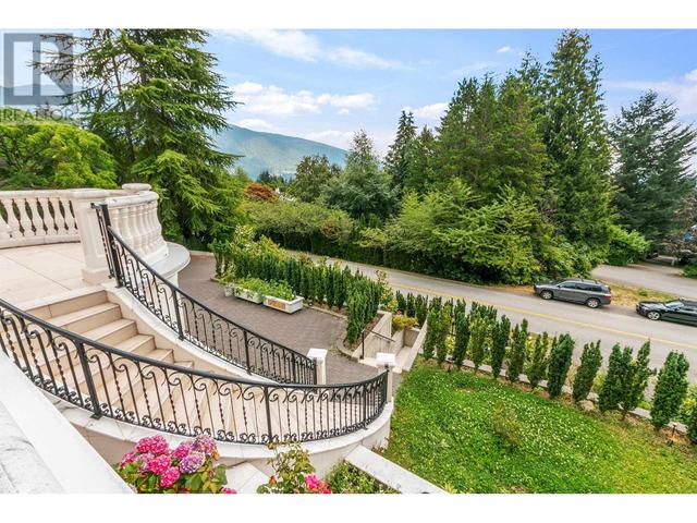 735 St. Andrews Road, House detached with 6 bedrooms, 8 bathrooms and 6 parking in West Vancouver BC | Image 24
