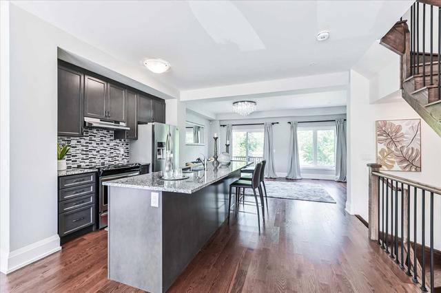 17 Kenneth Wood Cres, House attached with 4 bedrooms, 3 bathrooms and 2 parking in Toronto ON | Image 7