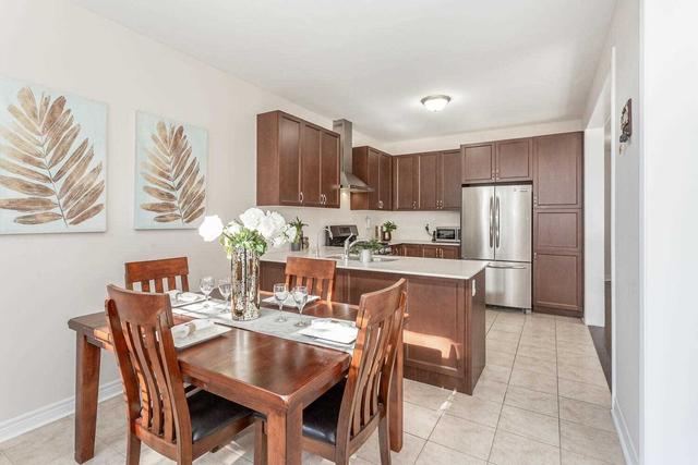 19 Fann Dr, House detached with 3 bedrooms, 3 bathrooms and 3 parking in Brampton ON | Image 2