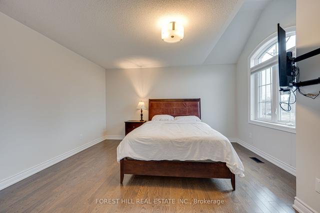 181 Goddard St, House detached with 4 bedrooms, 4 bathrooms and 4 parking in Toronto ON | Image 17