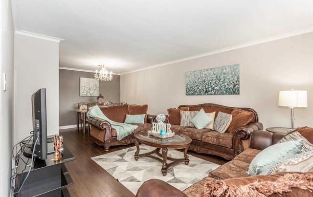 7276 Sills Rd, House semidetached with 3 bedrooms, 2 bathrooms and 4 parking in Mississauga ON | Image 25