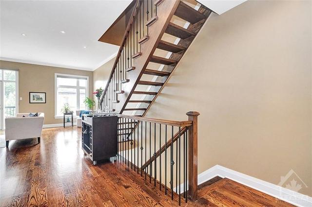 71 Herridge Street, Home with 3 bedrooms, 4 bathrooms and 2 parking in Ottawa ON | Image 4