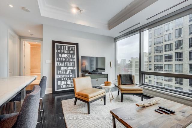 702 - 55 Scollard St, Condo with 1 bedrooms, 1 bathrooms and 0 parking in Toronto ON | Image 5