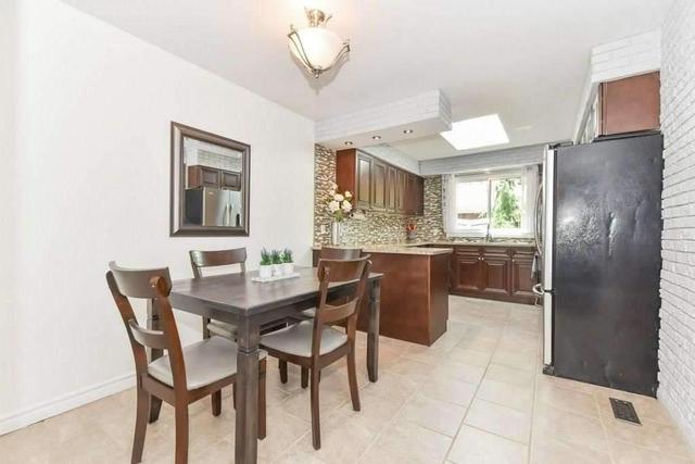 308 Lexington Rd, House detached with 3 bedrooms, 3 bathrooms and 9 parking in Waterloo ON | Image 7