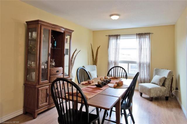 382 Douglas Street, House semidetached with 3 bedrooms, 2 bathrooms and 6 parking in Stratford ON | Image 14