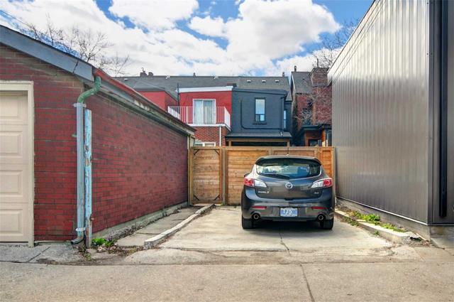 81 Shaw St, House attached with 3 bedrooms, 2 bathrooms and 1 parking in Toronto ON | Image 19