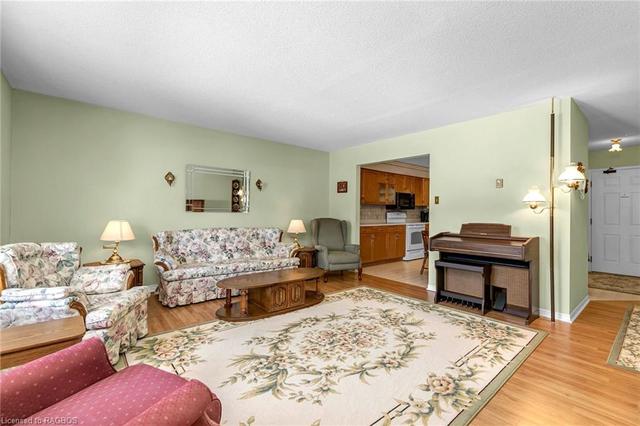 206 - 497 Birmingham Street W, House attached with 2 bedrooms, 1 bathrooms and null parking in Wellington North ON | Image 4