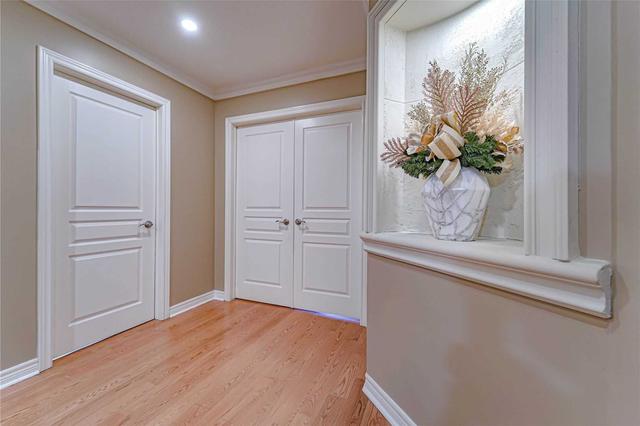 519 Thornhill Woods Dr, House detached with 4 bedrooms, 5 bathrooms and 5 parking in Vaughan ON | Image 7