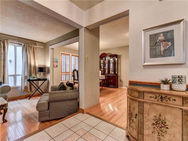 15 Carnelly Cres, House detached with 3 bedrooms, 4 bathrooms and 2 parking in Ajax ON | Image 5