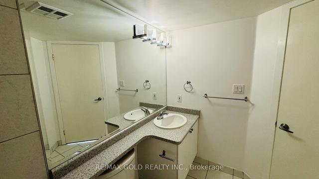 509 - 550 Queens Quay W, Condo with 2 bedrooms, 2 bathrooms and 1 parking in Toronto ON | Image 2