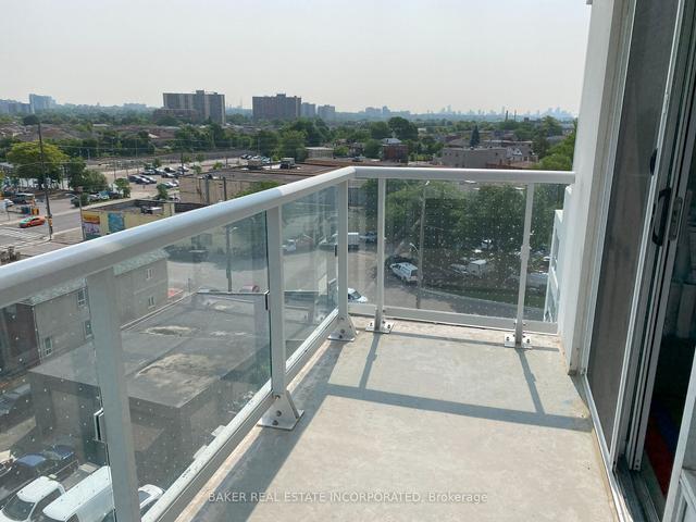701 - 10 Wilby Cres, Condo with 3 bedrooms, 2 bathrooms and 1 parking in Toronto ON | Image 11