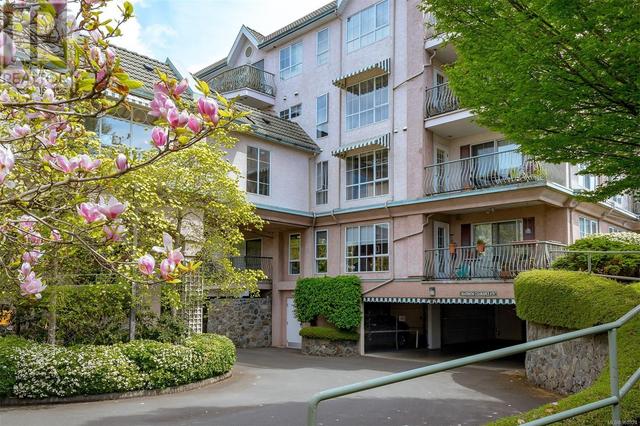 307 - 3133 Tillicum Rd, Condo with 2 bedrooms, 1 bathrooms and null parking in Saanich BC | Image 2