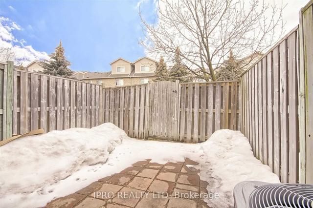 39 Spadina Rd, Townhouse with 4 bedrooms, 3 bathrooms and 2 parking in Brampton ON | Image 21